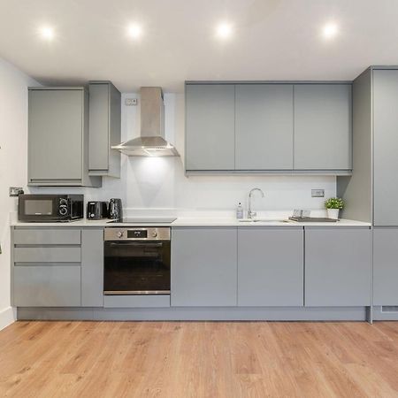 The Perfect Stay London, Home With 2 Bedrooms 1 Bath - Battersea, Vauxhall And Nine Elms Dış mekan fotoğraf